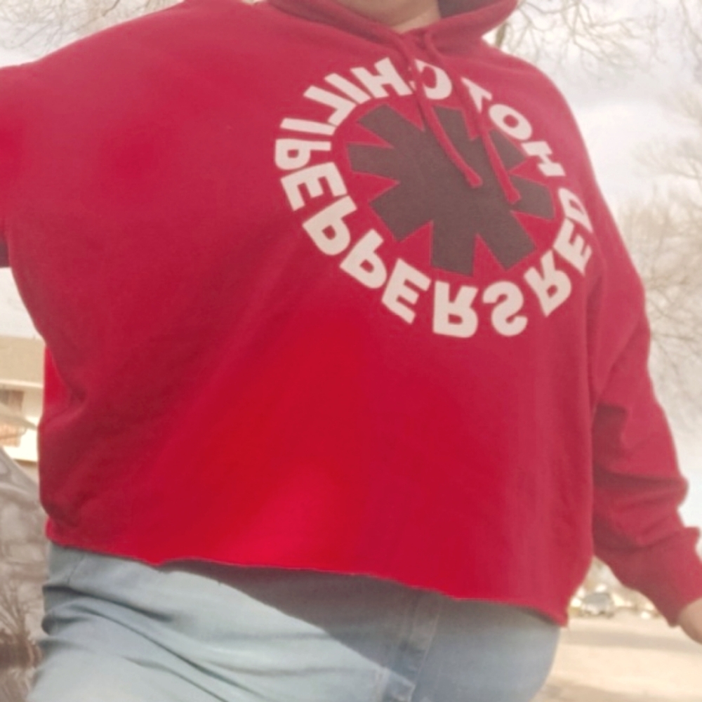 TORRID 4 Red Hot Chili Peppers Cropped hoodie